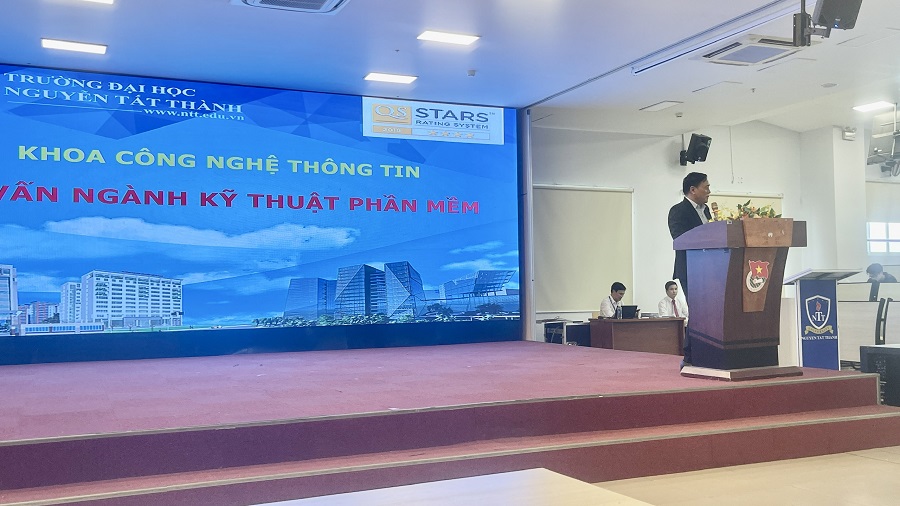 Khoa CNTT Trường ĐH Nguyễn Tất Thành tổ chức chọn chuyên ngành cho Sinh viên Khóa 2022