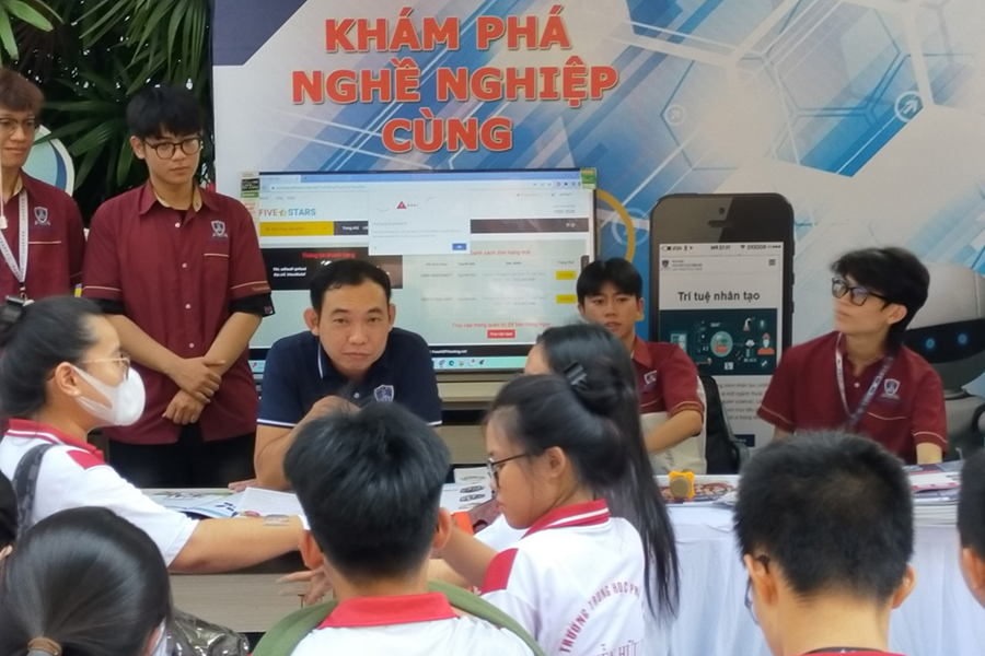 Khoa CNTT Trường Đại học Nguyễn Tất Thành với sự kiện CÙNG AI KHÁM PHÁ NGHỀ NGHIỆP - AI DAY, 10/05/2024