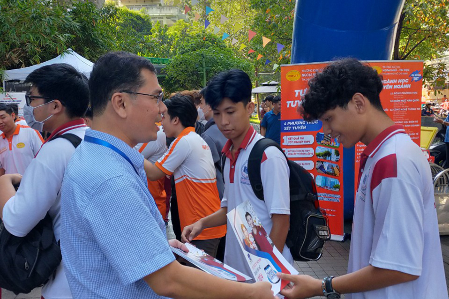 Khoa CNTT Trường Đại học Nguyễn Tất Thành với sự kiện CÙNG AI KHÁM PHÁ NGHỀ NGHIỆP - AI DAY, 10/05/2024