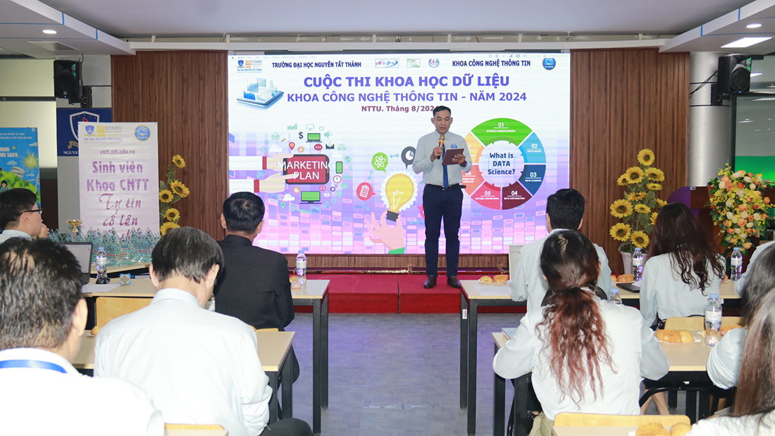 Chung kết Cuộc thi Khoa học dữ liệu Khoa Công nghệ thông tin năm 2024