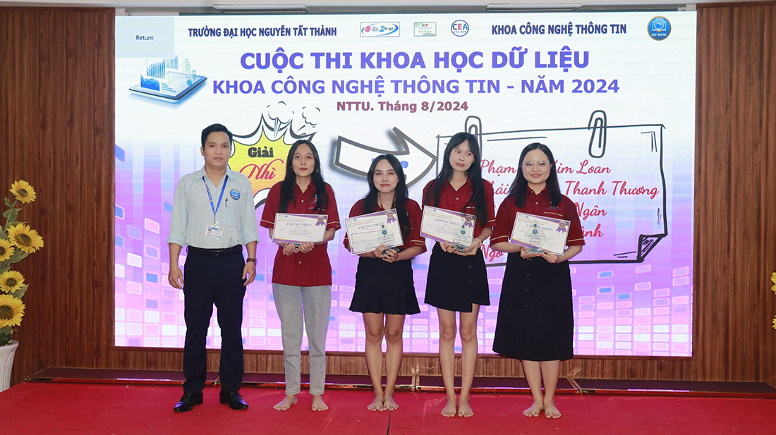 Chung kết Cuộc thi Khoa học dữ liệu Khoa Công nghệ thông tin năm 2024