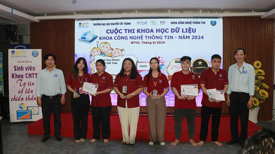 Chung kết Cuộc thi Khoa học dữ liệu Khoa Công nghệ thông tin năm 2024