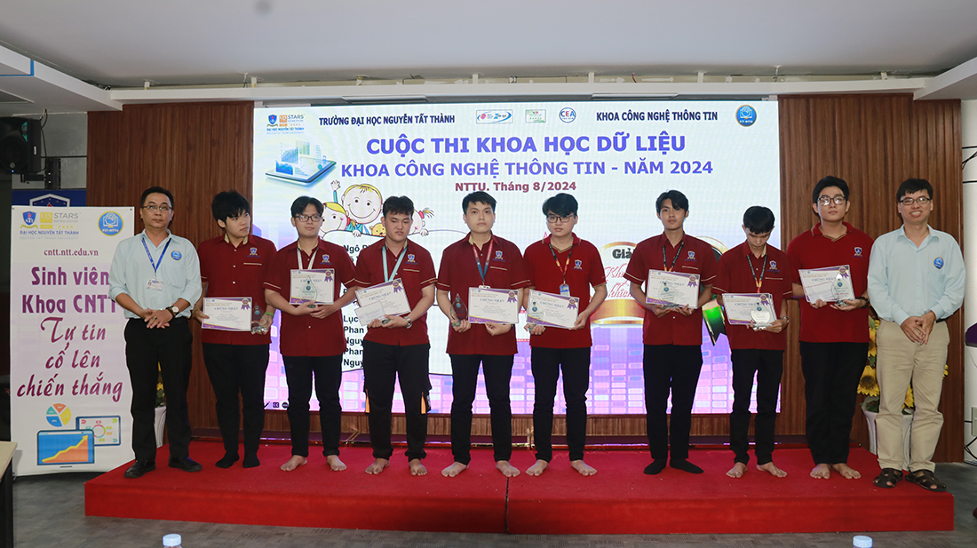 Chung kết Cuộc thi Khoa học dữ liệu Khoa Công nghệ thông tin năm 2024