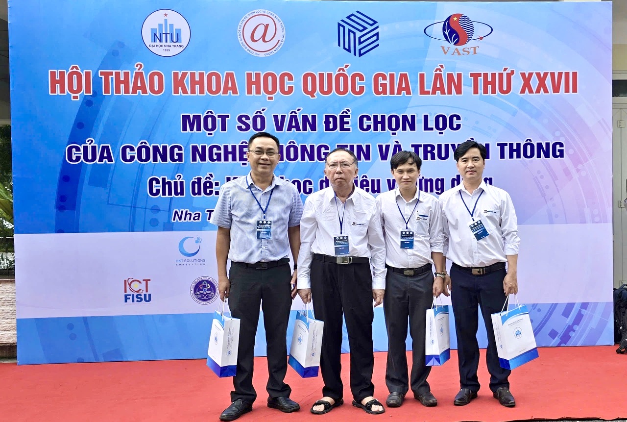 Nghiên cứu sinh - Giảng viên Khoa CNTT báo cáo nghiên cứu khoa học tại Hội thảo Thông tin truyền thông @ - VNICT2024 lần thứ 27